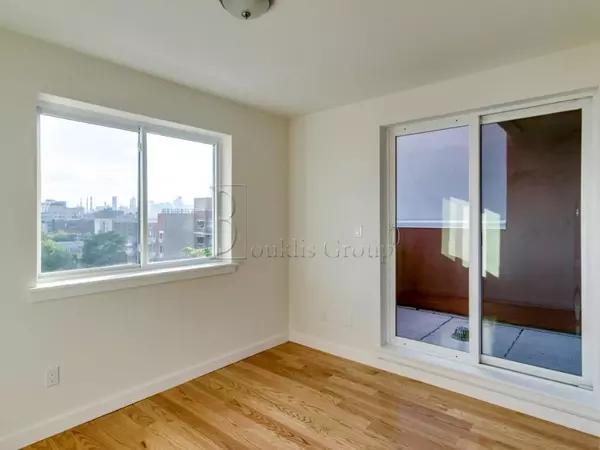 2 bedrooms apartment for rent in Astoria - Queens, New York