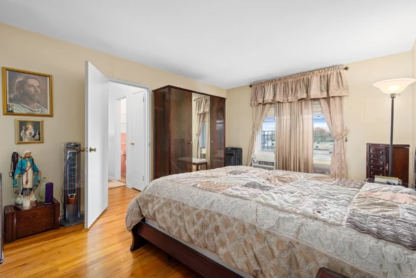 2 bedrooms apartment for rent in Woodside - Queens, New York