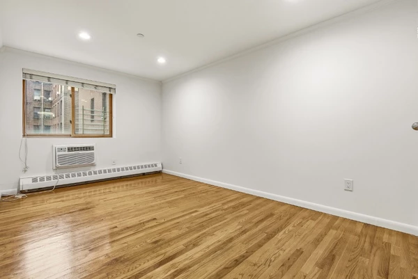 2 bedrooms apartment for rent in Kew Gardens - Queens, New York