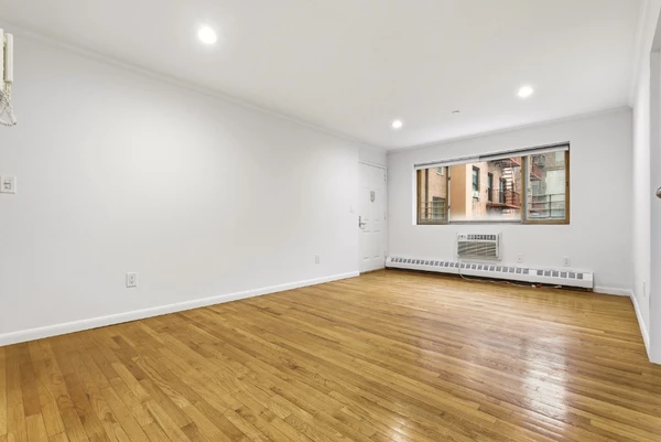 2 bedrooms apartment for rent in Kew Gardens - Queens, New York