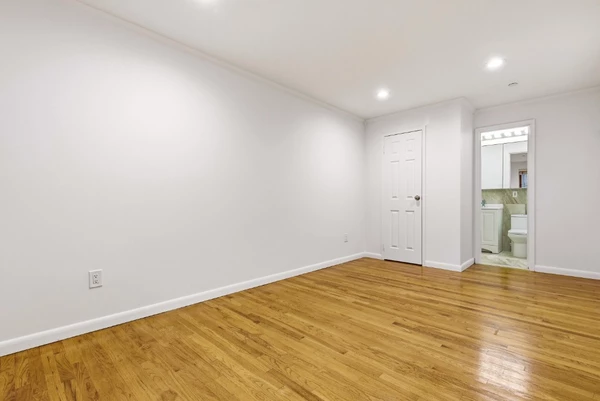 2 bedrooms apartment for rent in Kew Gardens - Queens, New York