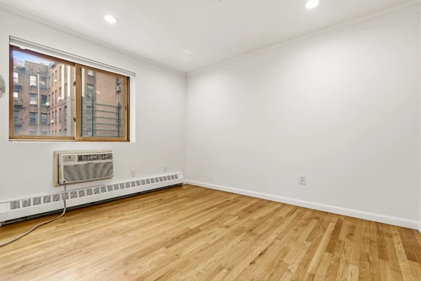 2 bedrooms apartment for rent in Kew Gardens - Queens, New York