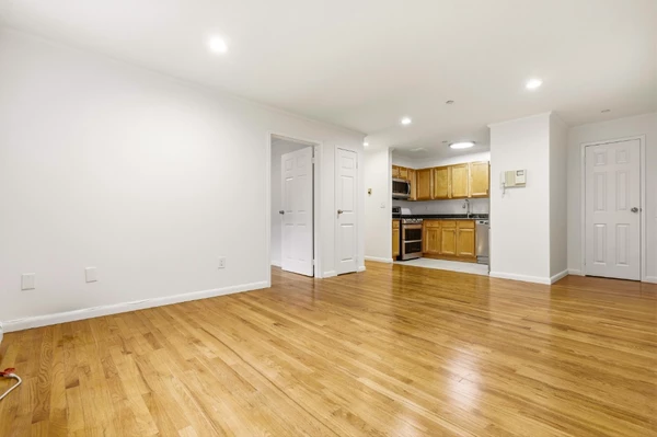 2 bedrooms apartment for rent in Kew Gardens - Queens, New York
