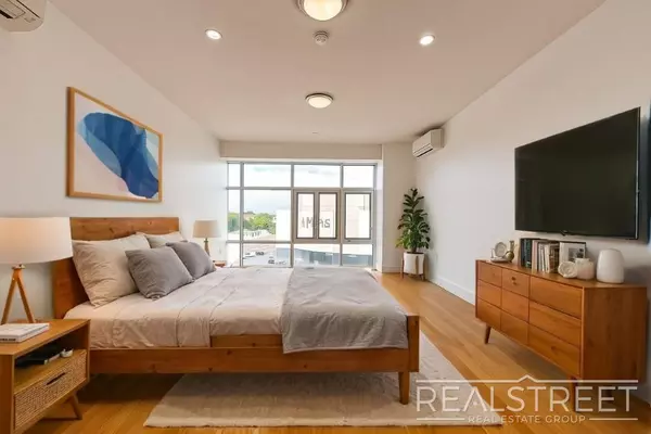 Studio Apartment for rent in Elmhurst - Queens, New York