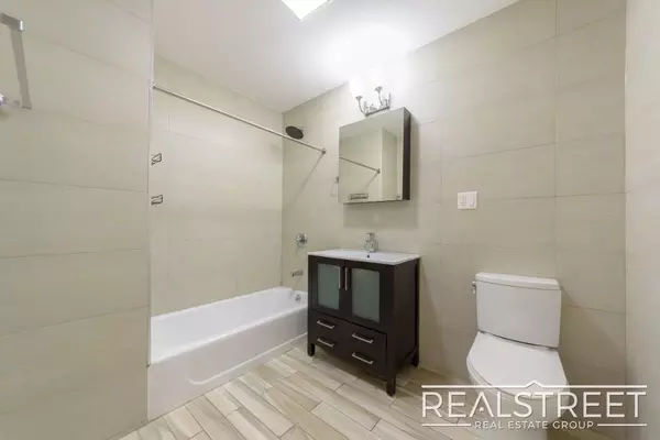 2 bedrooms apartment for rent in Elmhurst - Queens, New York
