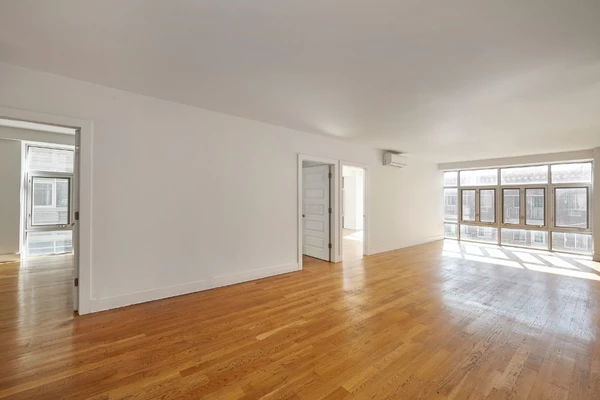 2 bedrooms apartment for rent in Elmhurst - Queens, New York