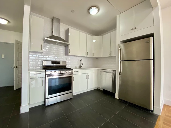 2 bedrooms apartment for rent in Elmhurst - Queens, New York