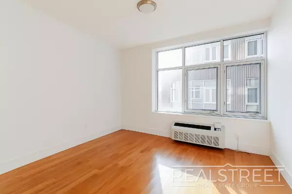 2 bedrooms apartment for rent in Elmhurst - Queens, New York