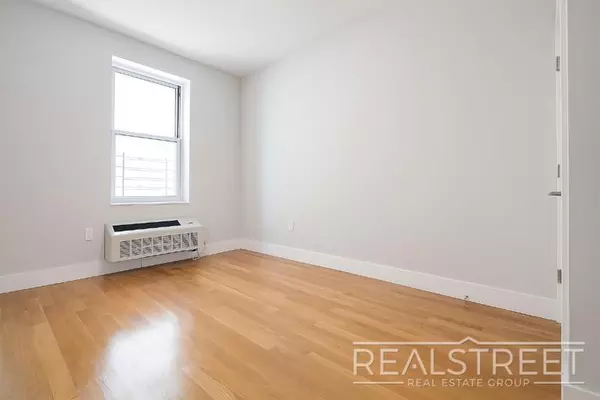 2 bedrooms apartment for rent in Elmhurst - Queens, New York