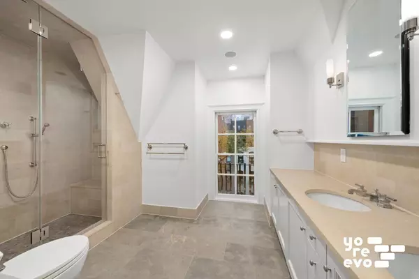 5 bedrooms apartment for rent in Midtown East - Manhattan, New York