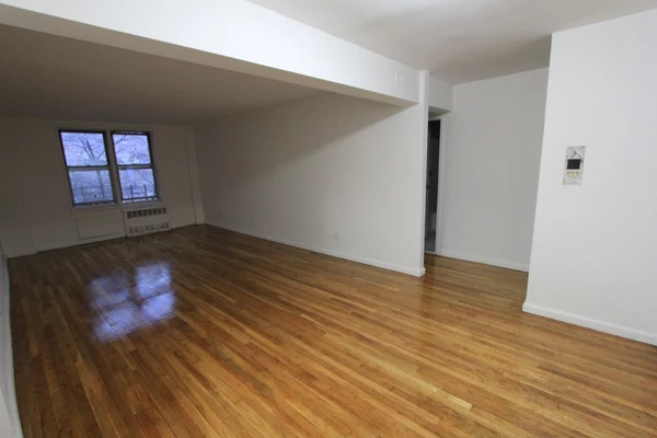 2 bedrooms apartment for rent in Flushing - Queens, New York