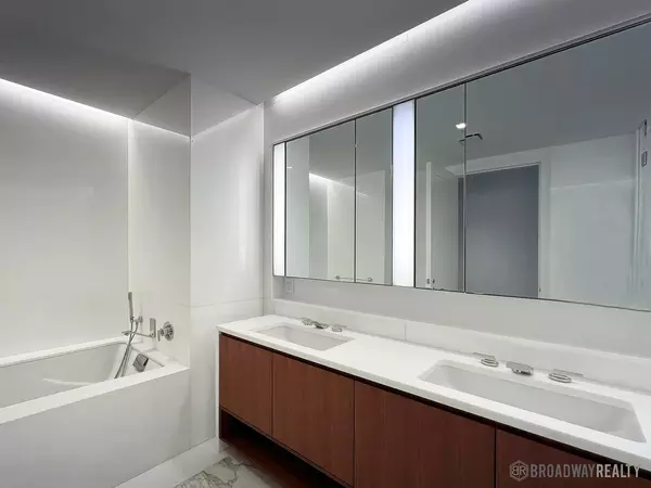 4 bedrooms apartment for rent in Upper East Side - Manhattan, New York