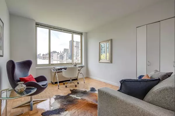 4 bedrooms apartment for rent in Roosevelt Island - Manhattan, New York