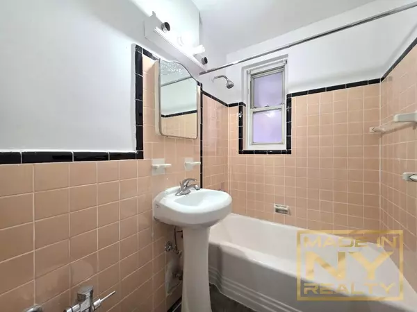 2 bedrooms apartment for rent in Rego Park - Queens, New York