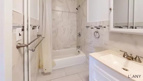 3 bedrooms apartment for rent in Morris Park - The Bronx, New York