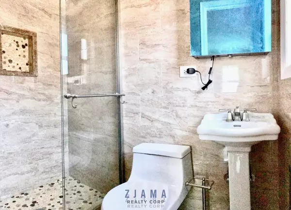 3 bedrooms apartment for rent in Flatlands - Brooklyn, New York