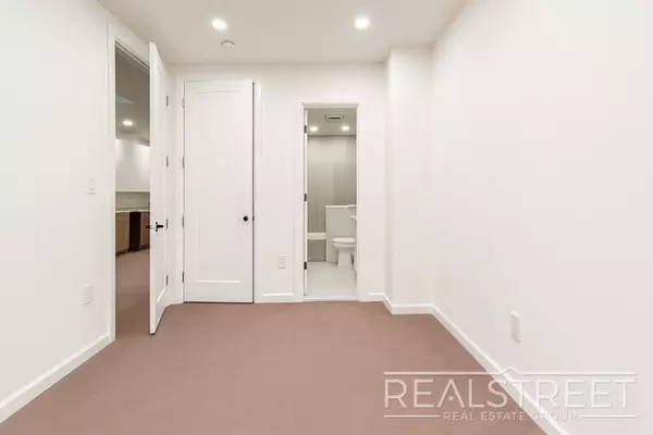 2 bedrooms apartment for rent in Downtown Brooklyn - Brooklyn, New York