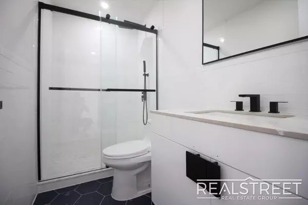 3 bedrooms apartment for rent in Downtown Brooklyn - Brooklyn, New York