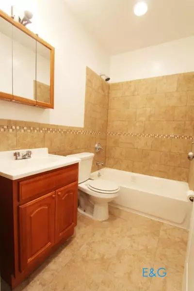 4 bedrooms apartment for rent in Washington Heights - Manhattan, New York