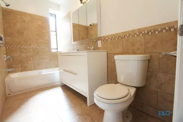 4 bedrooms apartment for rent in Washington Heights - Manhattan, New York