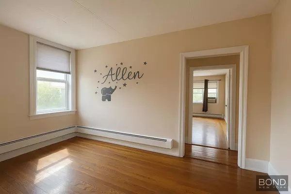 2 bedrooms apartment for rent in Middle Village - Queens, New York