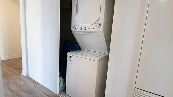 Coliving in Yonge-Bay Corridor - Downtown TO, Toronto