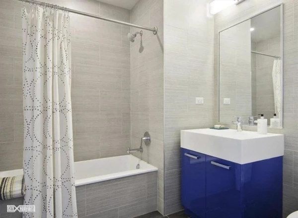 2 bedrooms apartment for rent in LIC - Queens, New York