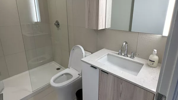 Coliving in Entertainment District - Downtown TO, Toronto