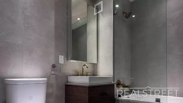 3 bedrooms apartment for rent in Downtown Brooklyn - Brooklyn, New York