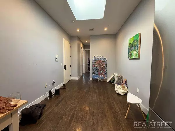 3 bedrooms apartment for rent in Ridgewood - Queens, New York