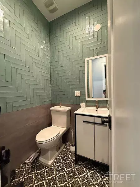 3 bedrooms apartment for rent in Ridgewood - Queens, New York