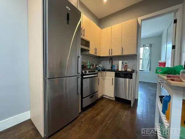 3 bedrooms apartment for rent in Ridgewood - Queens, New York