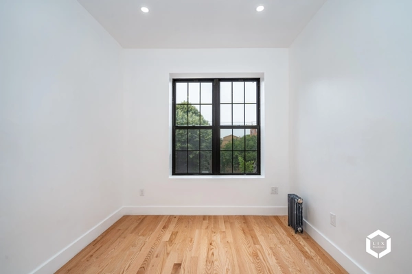 3 bedrooms apartment for rent in East New York - Brooklyn, New York