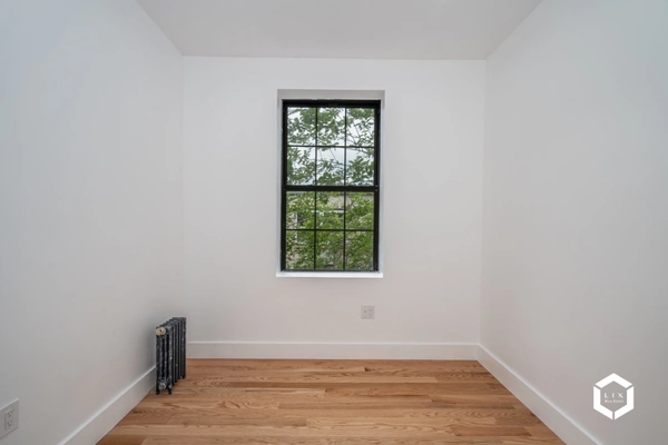 3 bedrooms apartment for rent in East New York - Brooklyn, New York