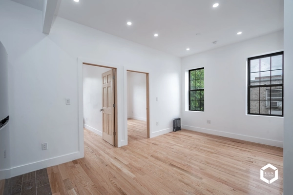 3 bedrooms apartment for rent in East New York - Brooklyn, New York