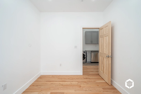 3 bedrooms apartment for rent in East New York - Brooklyn, New York