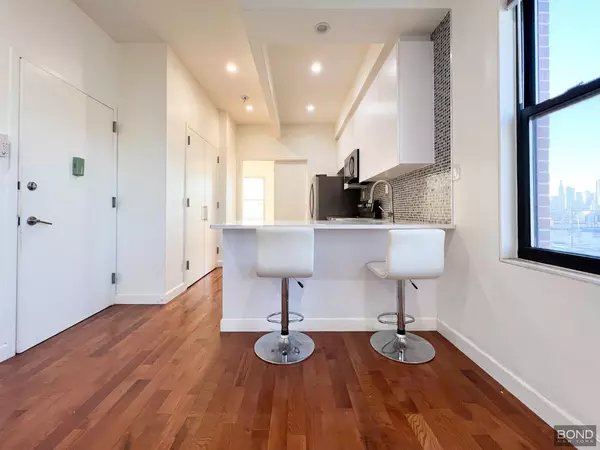 2 bedrooms apartment for rent in Sunnyside - Queens, New York