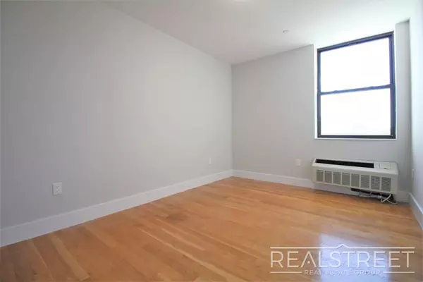 3 bedrooms apartment for rent in Elmhurst - Queens, New York