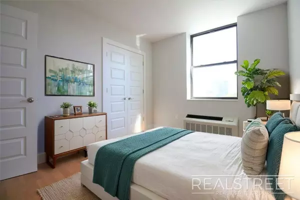 3 bedrooms apartment for rent in Elmhurst - Queens, New York