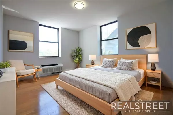3 bedrooms apartment for rent in Elmhurst - Queens, New York