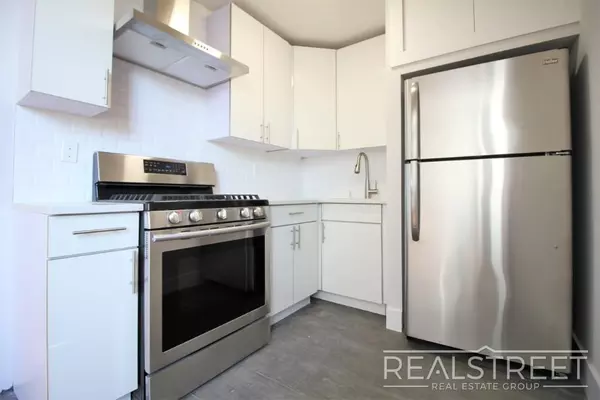 3 bedrooms apartment for rent in Elmhurst - Queens, New York