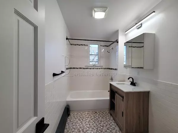 2 bedrooms apartment for rent in Astoria - Queens, New York