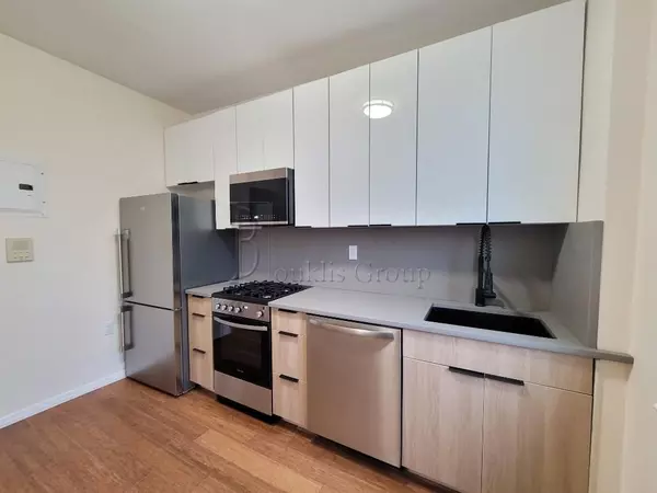2 bedrooms apartment for rent in Astoria - Queens, New York