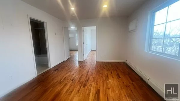 3 bedrooms apartment for rent in East New York - Brooklyn, New York