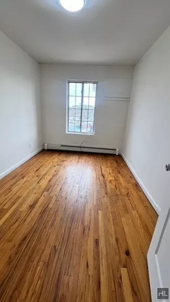 3 bedrooms apartment for rent in East New York - Brooklyn, New York
