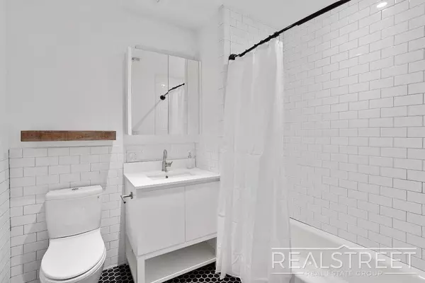 6 bedrooms apartment for rent in Bushwick - Brooklyn, New York