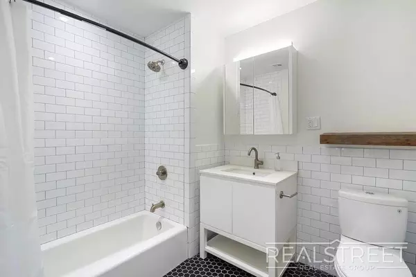 6 bedrooms apartment for rent in Bushwick - Brooklyn, New York
