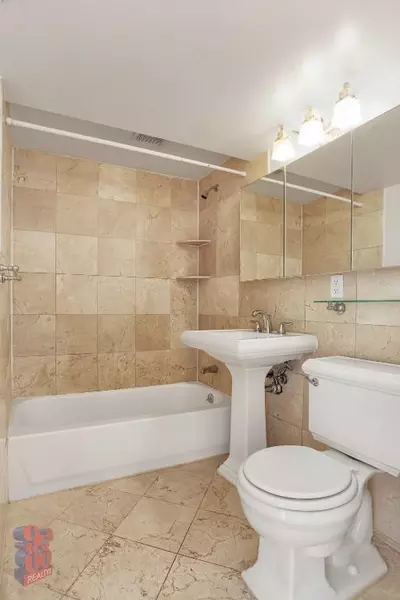 3 bedrooms apartment for rent in Upper East Side - Manhattan, New York