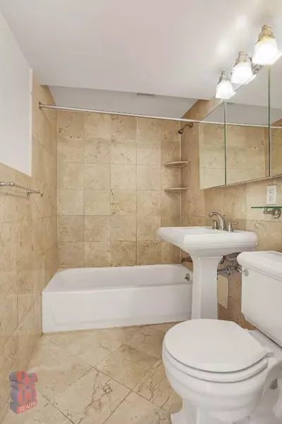 3 bedrooms apartment for rent in Upper East Side - Manhattan, New York