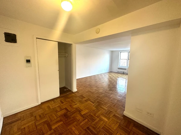 Studio Apartment for rent in Flushing - Queens, New York